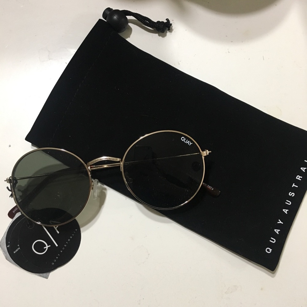 Quay Australia - Mod Star Sunglasses